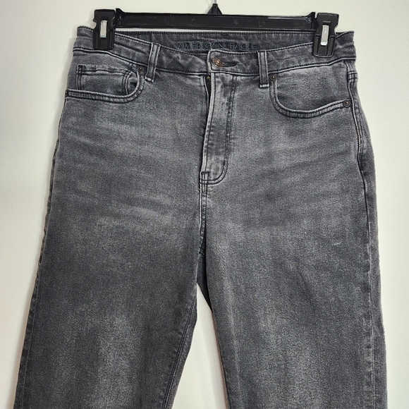 American Eagle Outfitters Vintage Black Wash Mom High Rise Jeans Size 6R - Picture 3 of 13